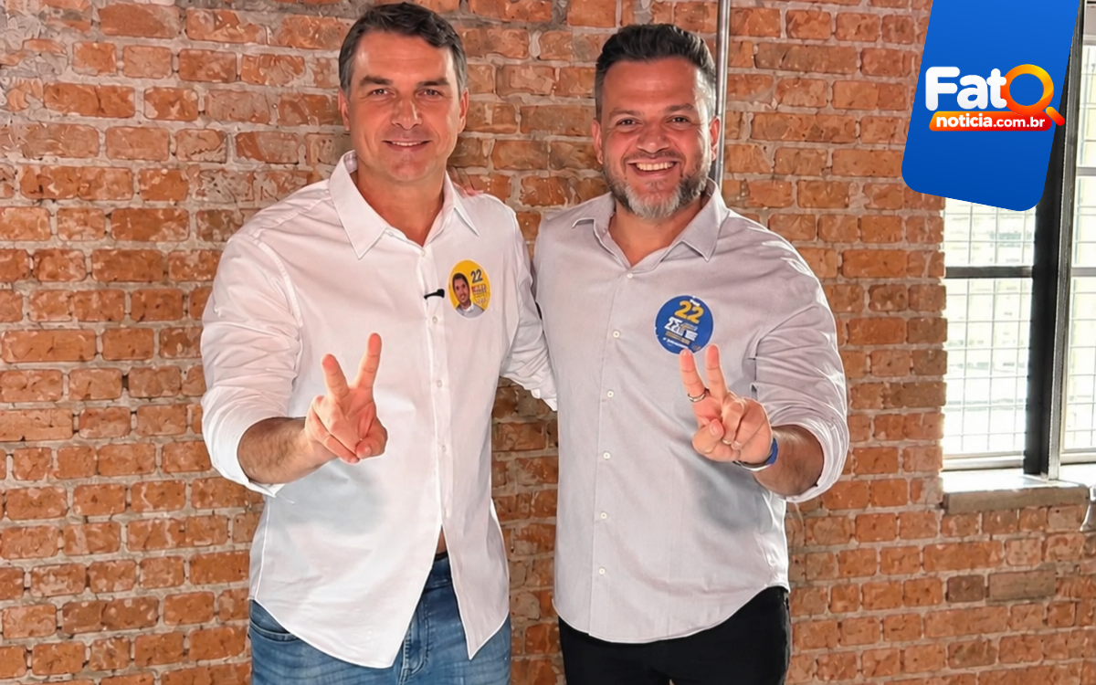 Flávio Bolsonaro, candidato à Presidência da República, e Eduardo Boigues, atual prefeito de Itaquaquecetuba.